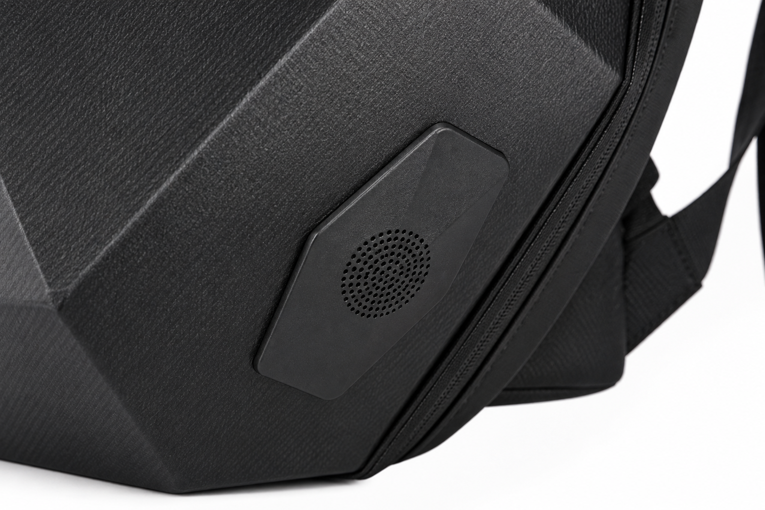 Sac à Dos LED Coque Rigide — GlowRider Beast (Édition Haut-Parleur)